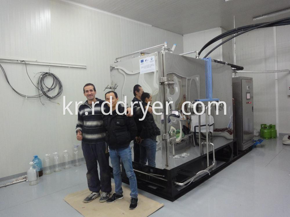 Velvet antler slice vacuum drying machine for pharmaceutical industry